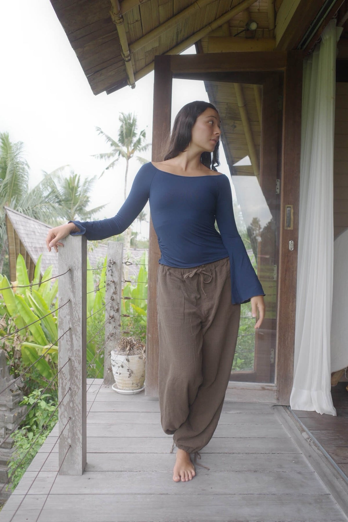 【9月25日21時】SARI LONG SLEEVE/NAVY