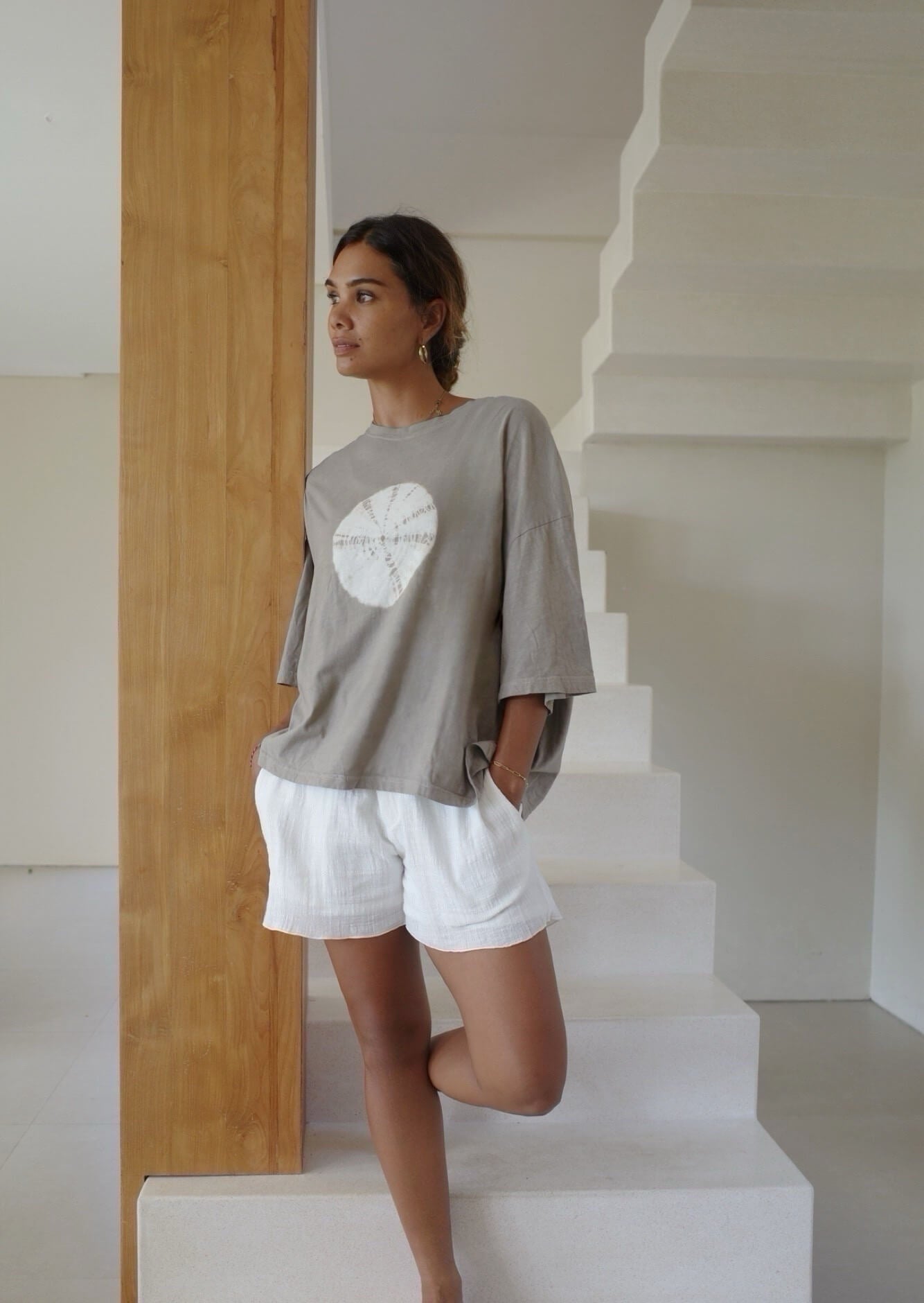 【7月お届け/数量限定】EARTH T-SHIRTS/GREIGE