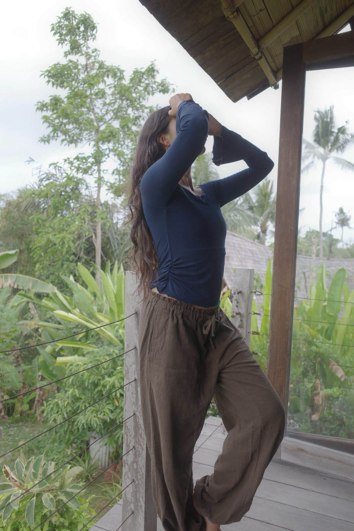 【9月25日21時】SARI LONG SLEEVE/NAVY