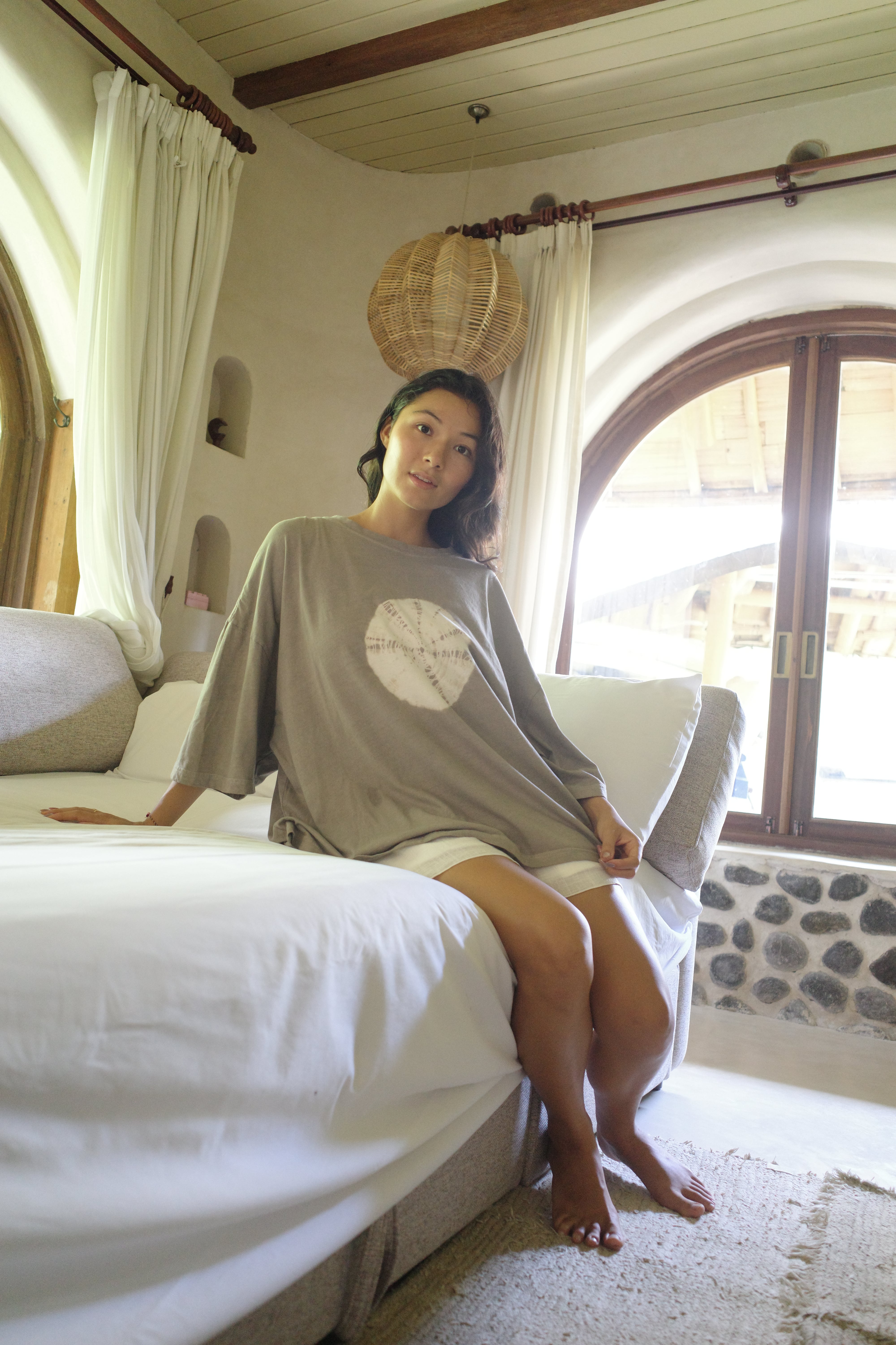 【6月末お届け】EARTH T-SHIRTS/GREIGE