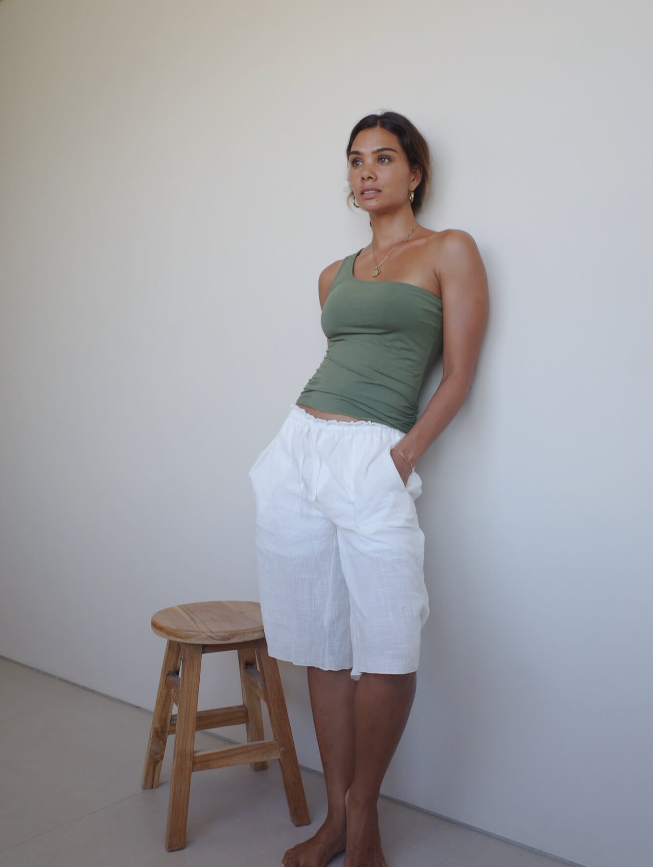 【6月末お届け/POPUP先行受け取り可】SARI ONE SHOULDER/AVOCADO